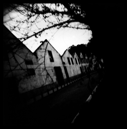 http://www.elcircodelamemoria.com/files/gimgs/th-61_Fm032_holga022 (7).jpg